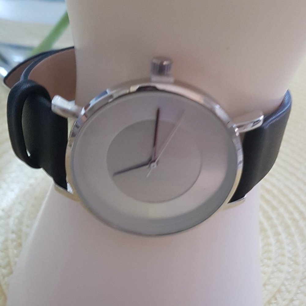 Watch - Picture 3 of 10